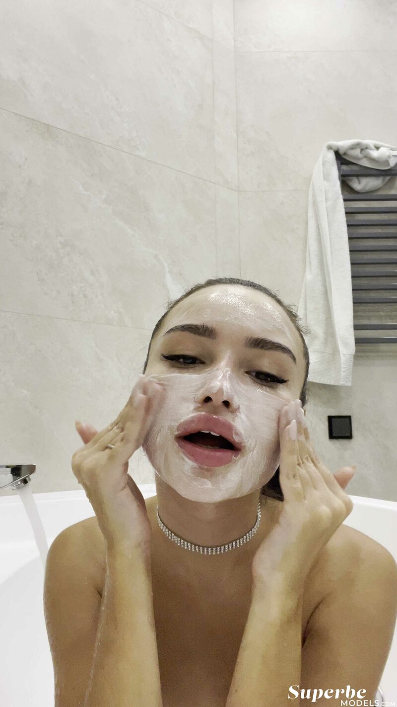 Арина, 19